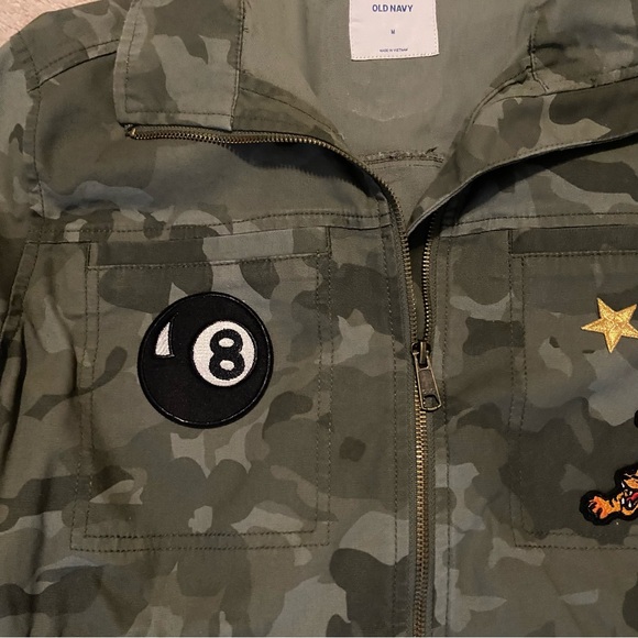 NWOT Green canvas camo utility jacket with mystical /paranormal patches - Picture 2 of 9